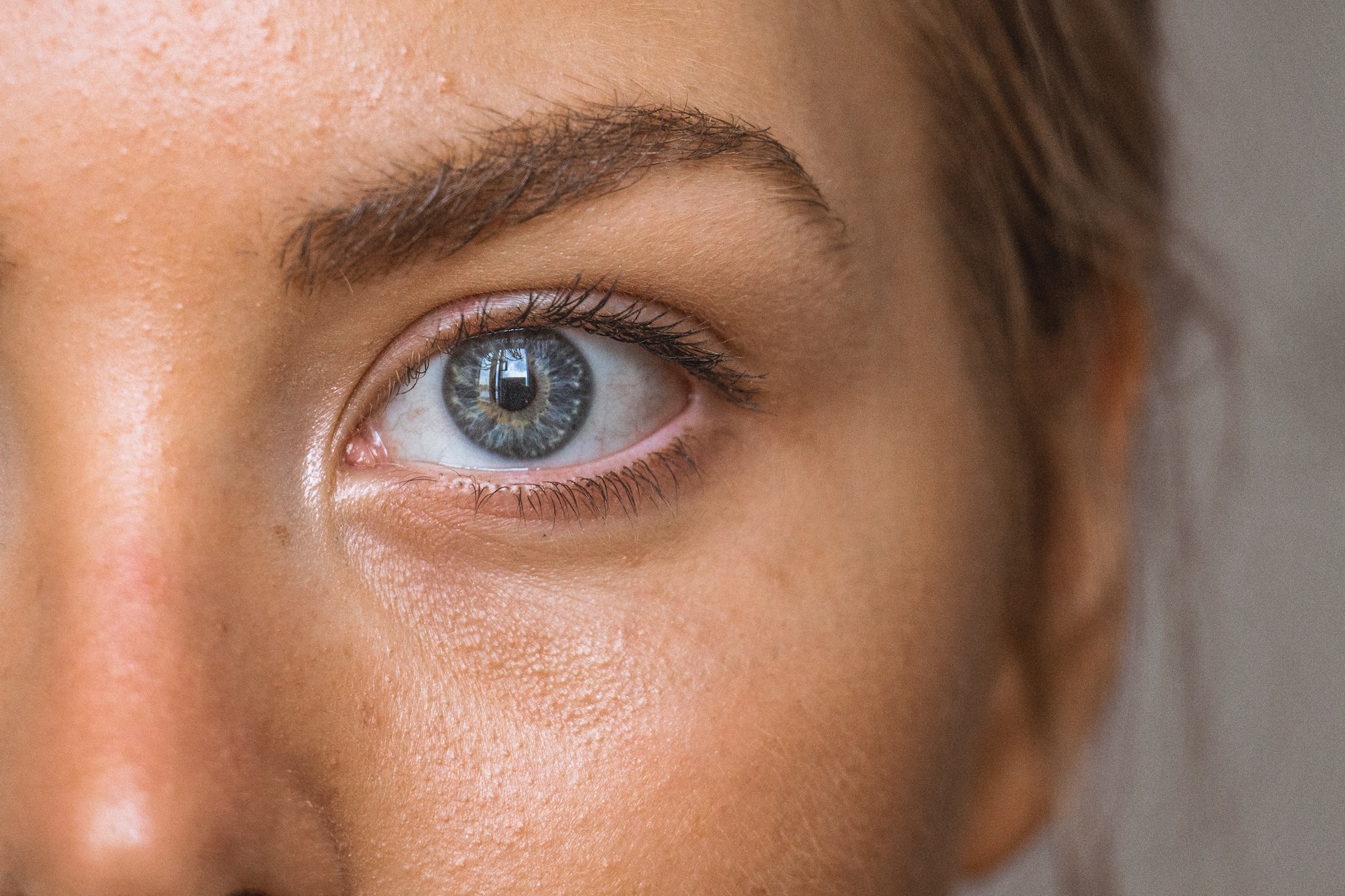 close up of womans eye